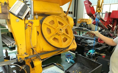 火炬开发区街道金属带锯床的日常使用和保养注意事项！